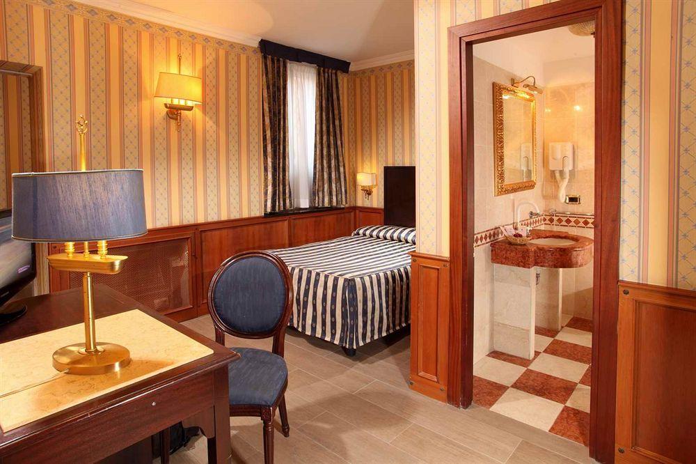 Hotel Del Corso Рим Экстерьер фото